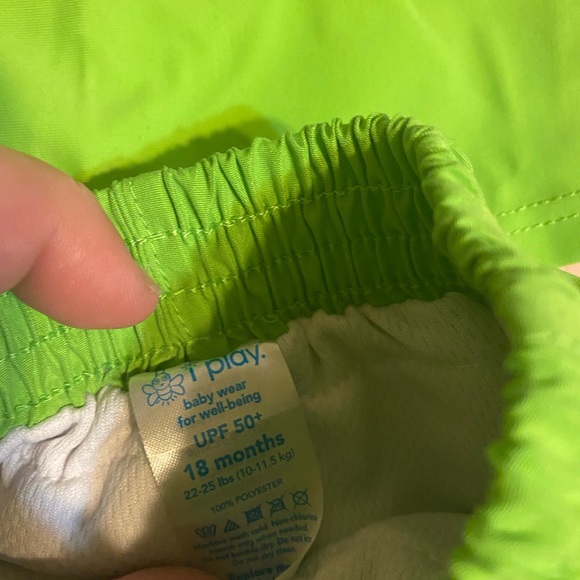 Infant swim trunks and rash guard - Picture 5 of 6